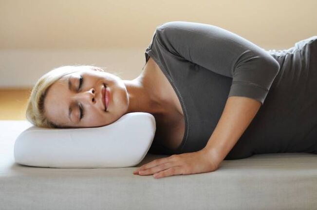 Na-ehi ụra na orthopedic orthopedic dị ka mgbochi nke osteochondrosis cervical